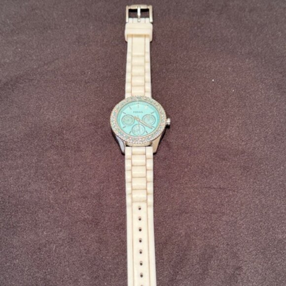 Fossil Watch with Lt. Blue Face & White Band - Picture 2 of 3